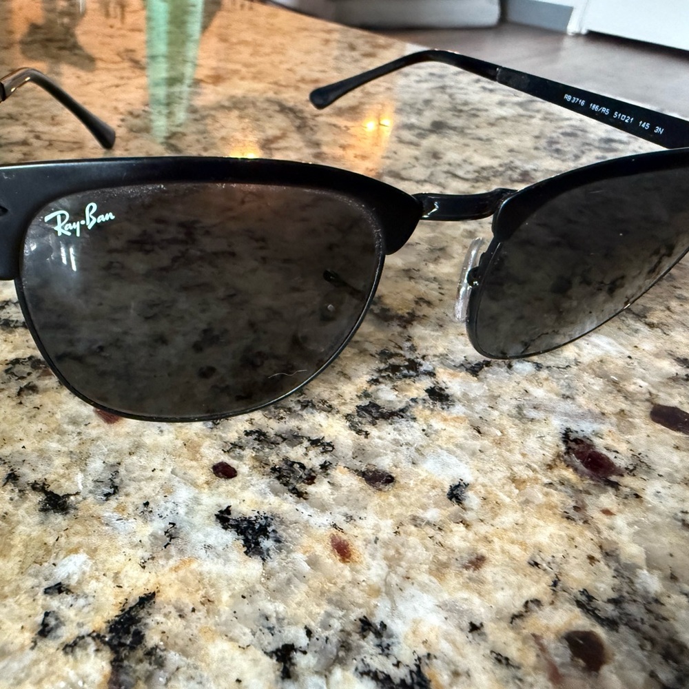 Ray-Ban Classic Black Sunglasses
